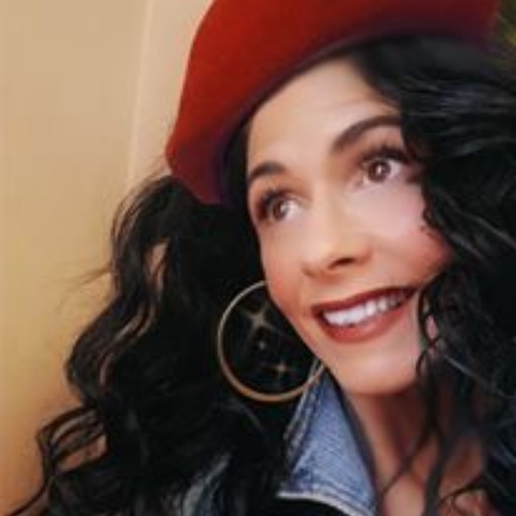 Meet your Posher, Rita - Picture 1 of 1